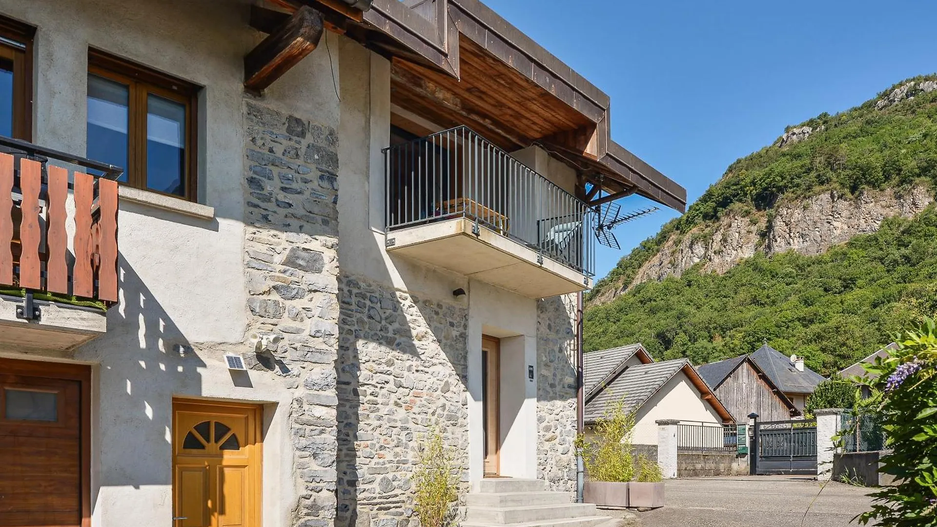 شقة Chez Flo - Clim Parking - Clg Saint-Pierre-dʼAlbigny
